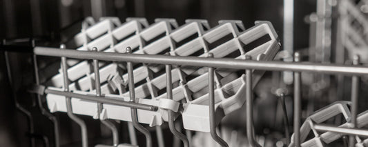 Bertazzoni - 24" Dishwasher with Stainless Steel Panel and Bar Handle - DW24T3IXV