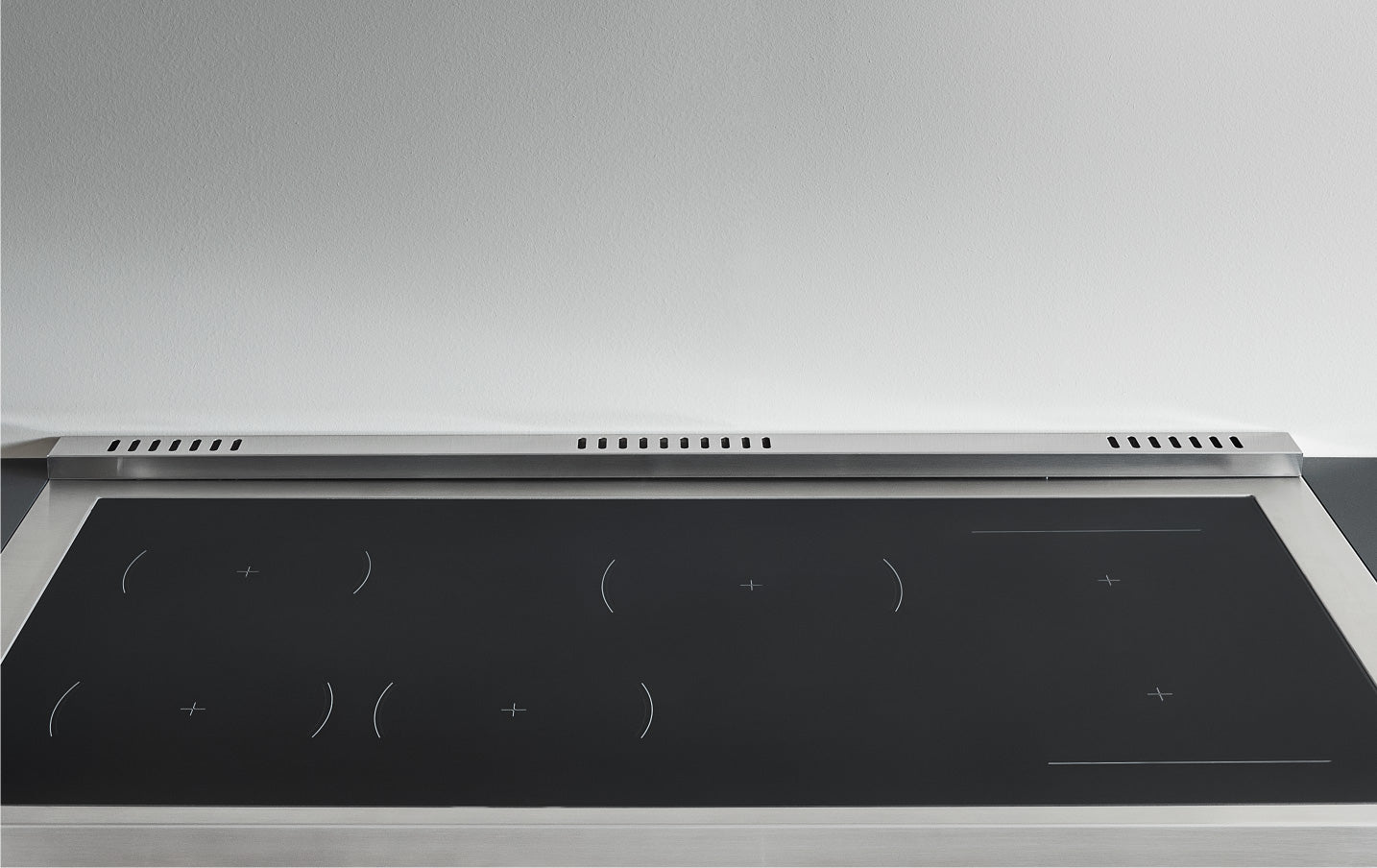 Bertazzoni - 36 inch Induction Range, 6 Heating Zones and Cast Iron Griddle, Electric Self-Clean Oven - HER365ICFEPXT Bertazzoni - 36 inch Induction Range, 6 Heating Zones and Cast Iron Griddle, Electric Self-Clean Oven - HER365ICFEPXT