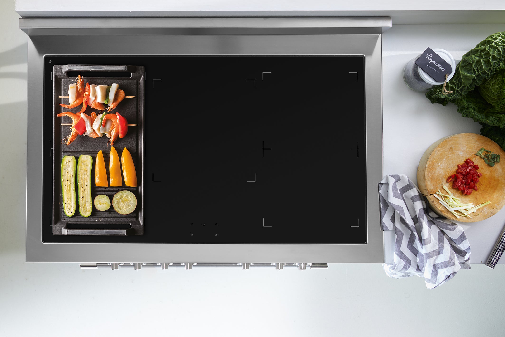 Verona - 36" Ultima Freestanding Induction Range with Convection Oven and Storage Drawer Verona - 36" Ultima Freestanding Induction Range with Convection Oven and Storage Drawer