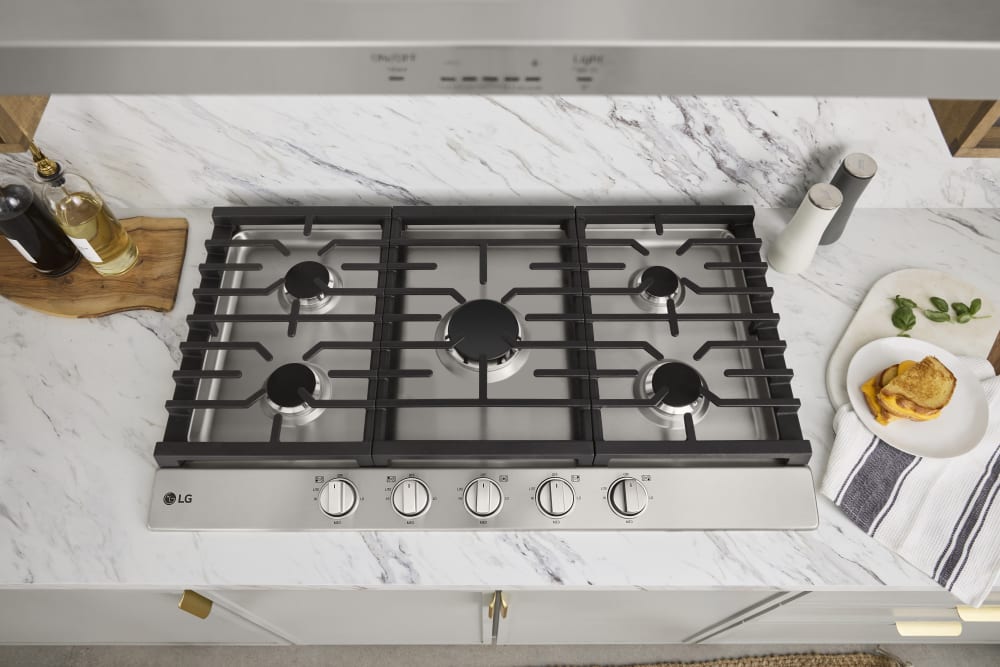 LG - 36" Gas Cooktop, 20K BTU, EsayClean Cooktop - Gas Cooktops - CBGJ3623S LG - 36" Gas Cooktop, 20K BTU, EsayClean Cooktop - Gas Cooktops - CBGJ3623S