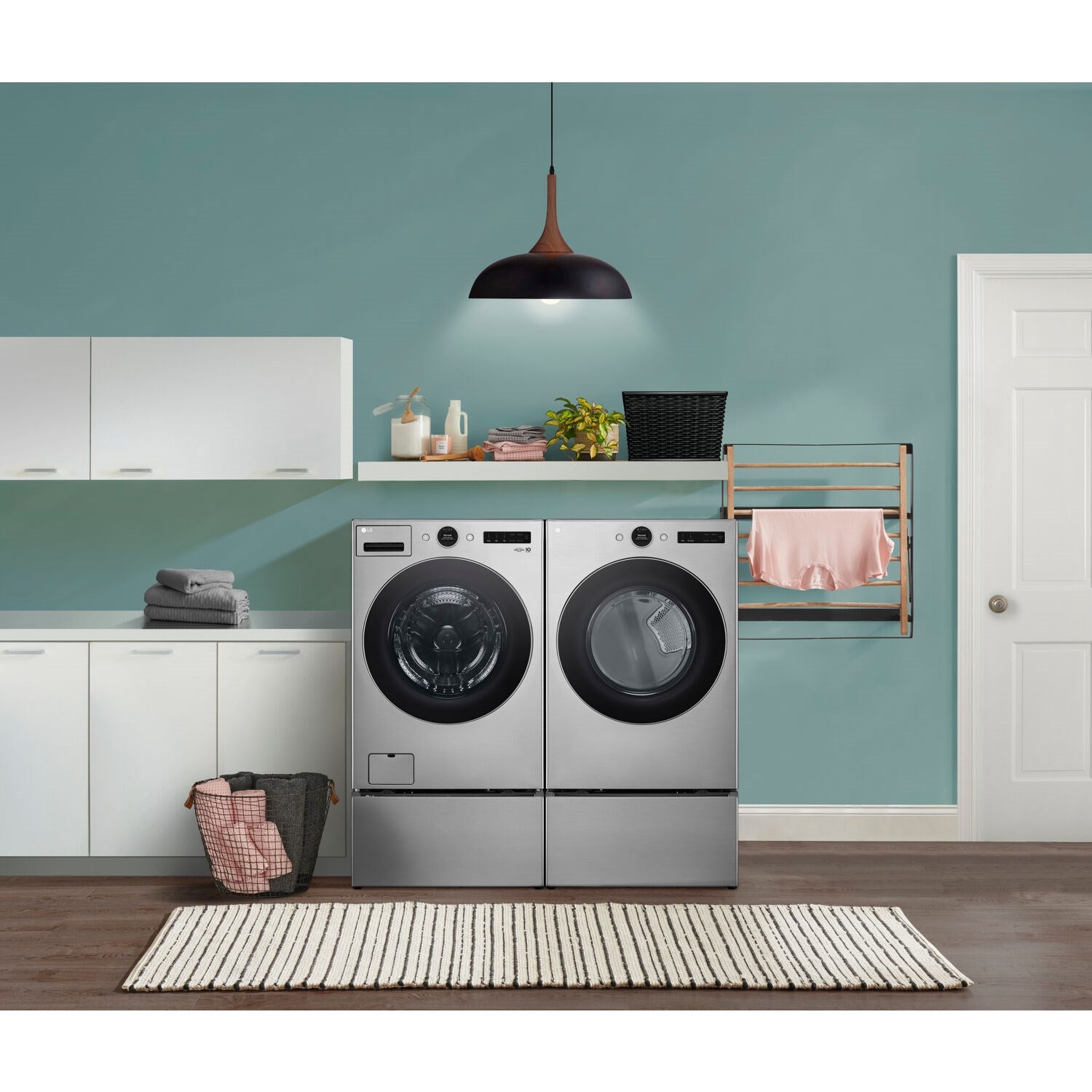 LG - 4.5 CF Ultra Large Capacity Front Load Washer with AIDD, Steam, Wi-Fi Wash Machines - WM5500HVA LG - 4.5 CF Ultra Large Capacity Front Load Washer with AIDD, Steam, Wi-Fi Wash Machines - WM5500HVA