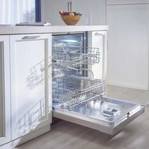 Midea - 24" Front Control Dishwasher, 52 dBA, Hybrid Tub - Stainless - MDF24P1BST Midea - 24" Front Control Dishwasher, 52 dBA, Hybrid Tub - Stainless - MDF24P1BST