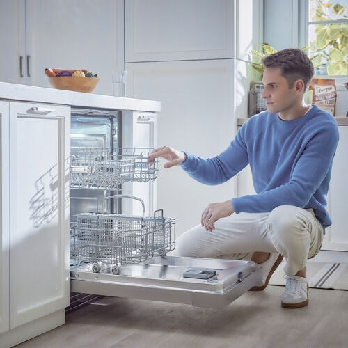 Midea - 24" Front Control Dishwasher, 52 dBA, Hybrid Tub - Stainless - MDF24P1BST Midea - 24" Front Control Dishwasher, 52 dBA, Hybrid Tub - Stainless - MDF24P1BST