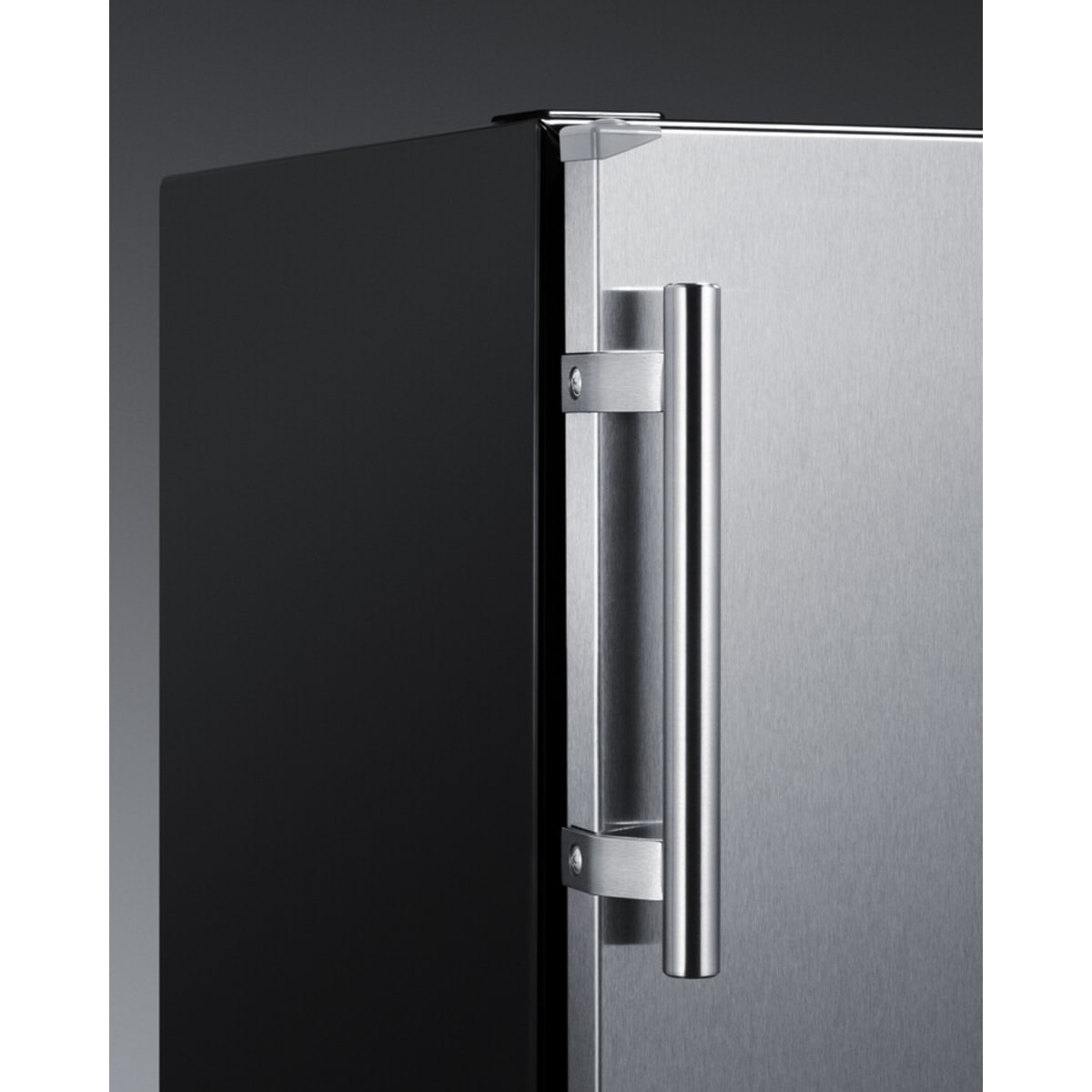 Summit - Commercial dual tap wine kegerator designed for built-in applications - SBC7BRSWK2 Summit - Commercial dual tap wine kegerator designed for built-in applications - SBC7BRSWK2