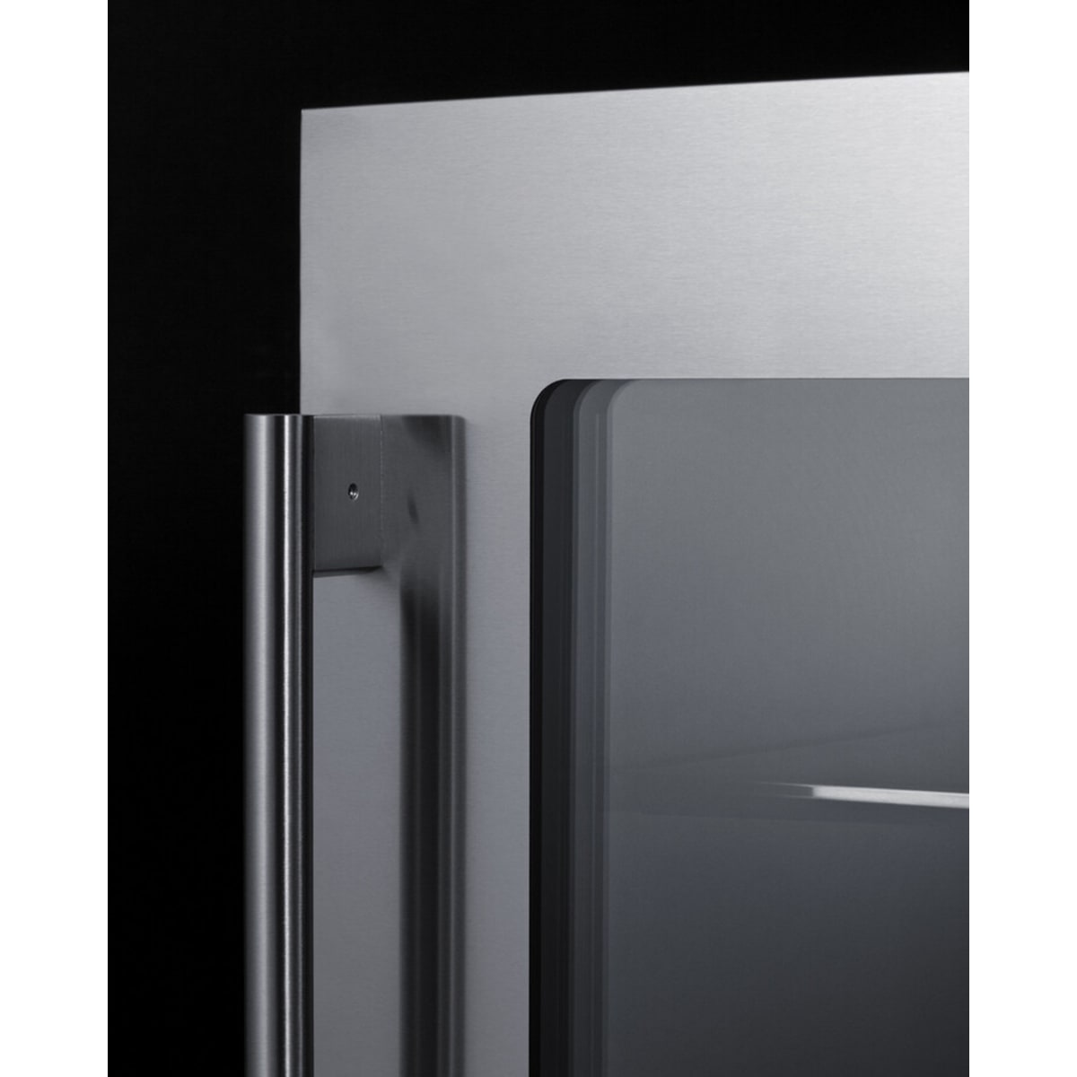 Summit - Shallow 18" deep 15" wide undercounter beverage center - SDHG1533 Summit - Shallow 18" deep 15" wide undercounter beverage center - SDHG1533