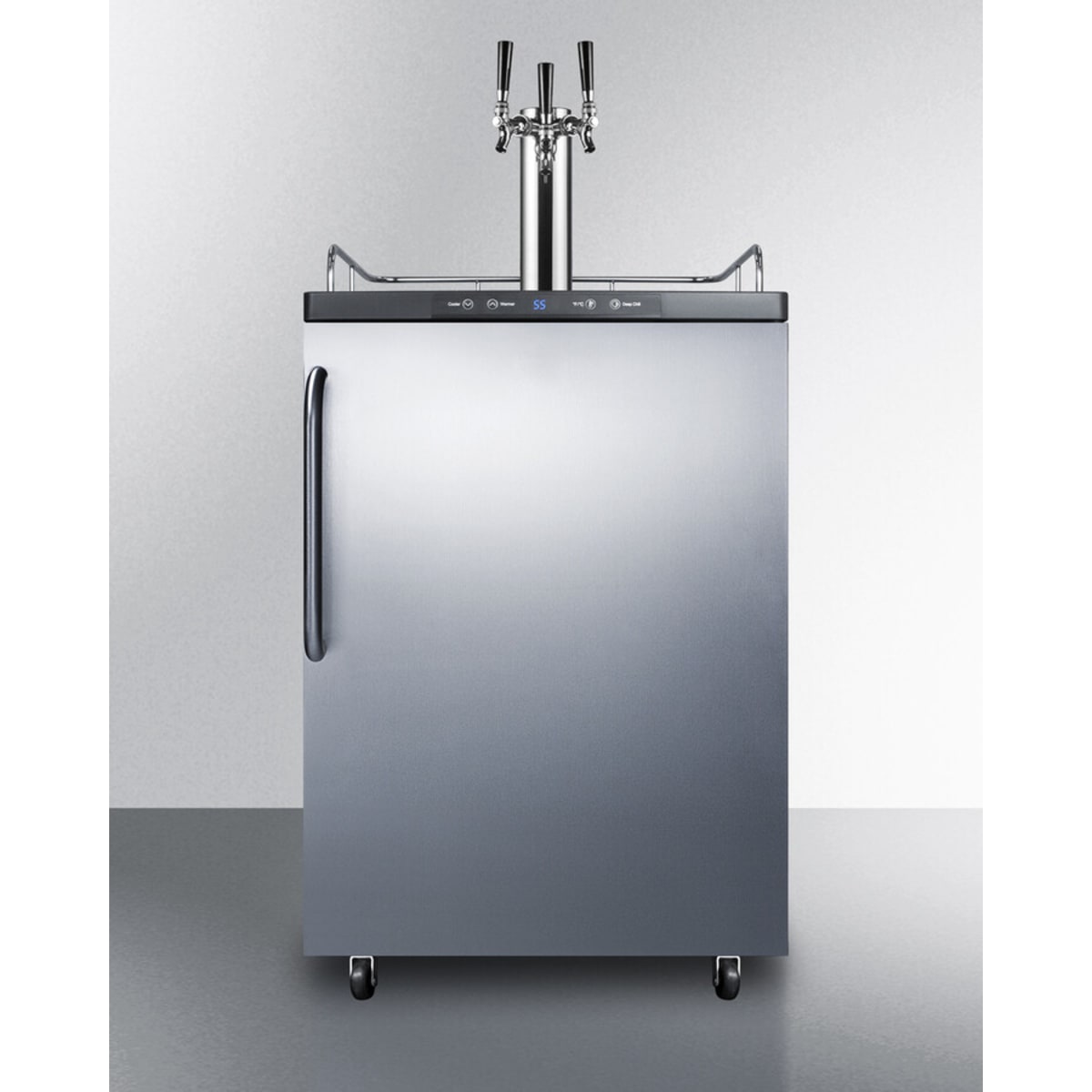 Summit - Freestanding residential beer dispenser, auto defrost with triple tap kit, digital thermostat and stainless steel door - SBC635MSSTBTRIPLE Summit - Freestanding residential beer dispenser, auto defrost with triple tap kit, digital thermostat and stainless steel door - SBC635MSSTBTRIPLE