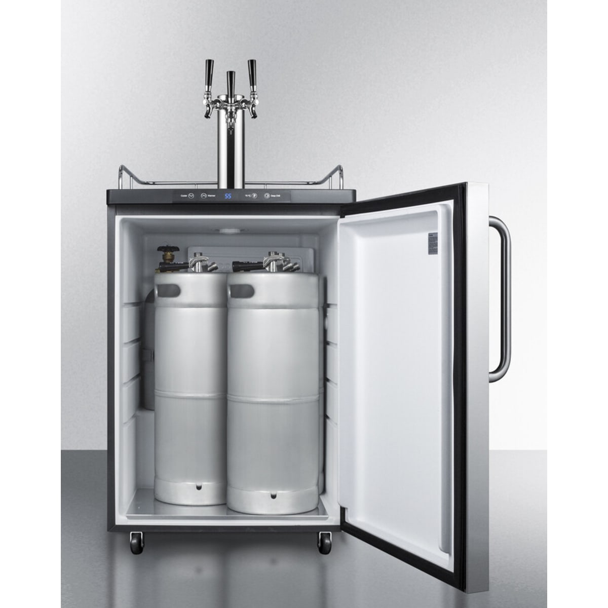 Summit - Freestanding residential beer dispenser, auto defrost with triple tap kit, digital thermostat and stainless steel door - SBC635MSSTBTRIPLE Summit - Freestanding residential beer dispenser, auto defrost with triple tap kit, digital thermostat and stainless steel door - SBC635MSSTBTRIPLE