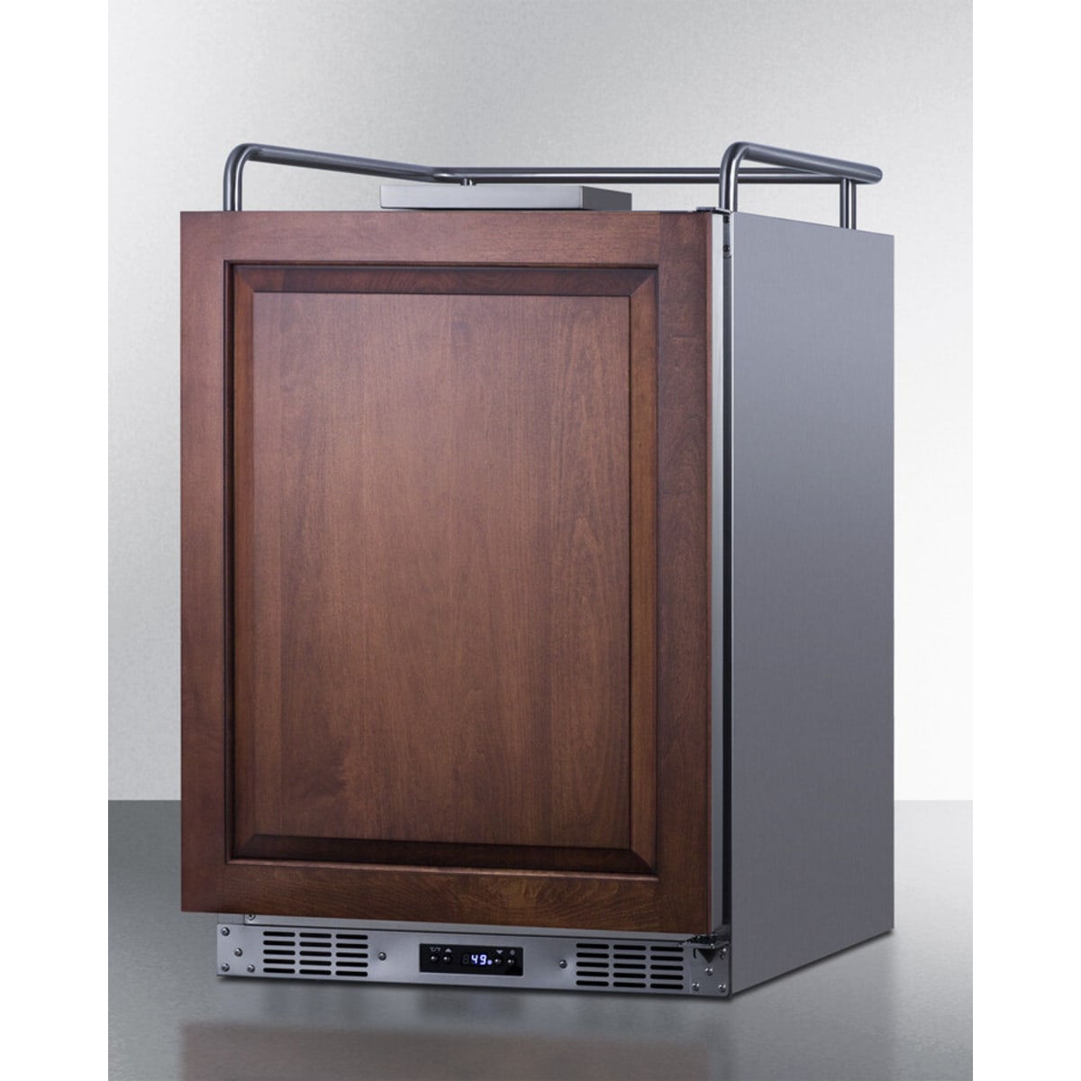 Summit - Built-in commercially approved kegerator with panel-ready door, no tap kit included - SBC682NKPNR Summit - Built-in commercially approved kegerator with panel-ready door, no tap kit included - SBC682NKPNR