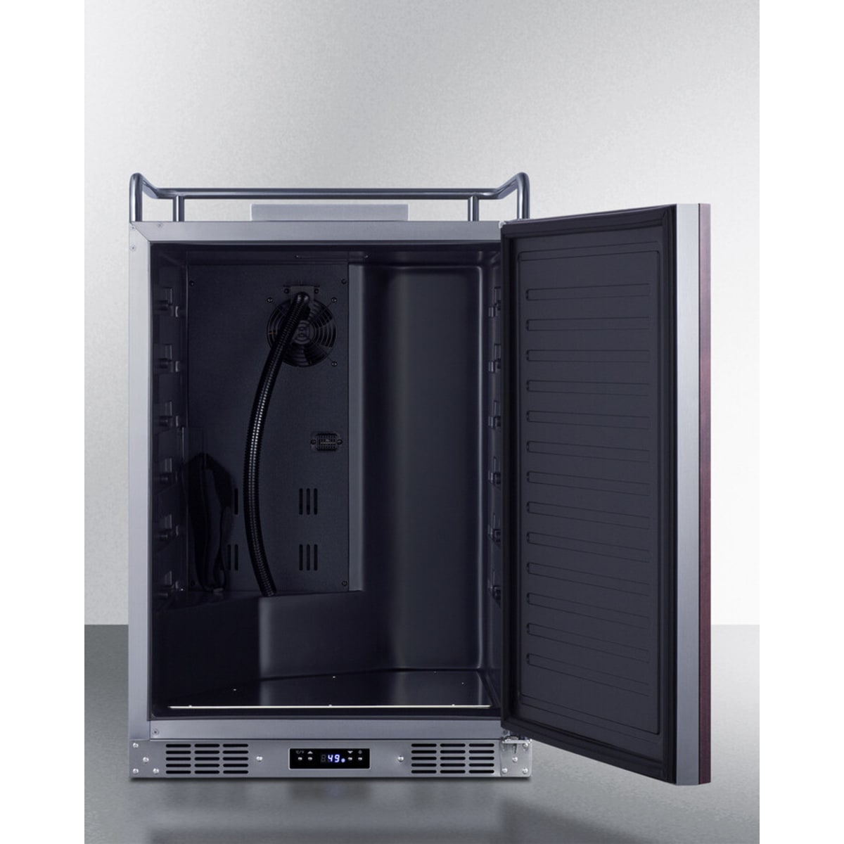 Summit - Built-in commercially approved kegerator with panel-ready door, no tap kit included - SBC682NKPNR Summit - Built-in commercially approved kegerator with panel-ready door, no tap kit included - SBC682NKPNR