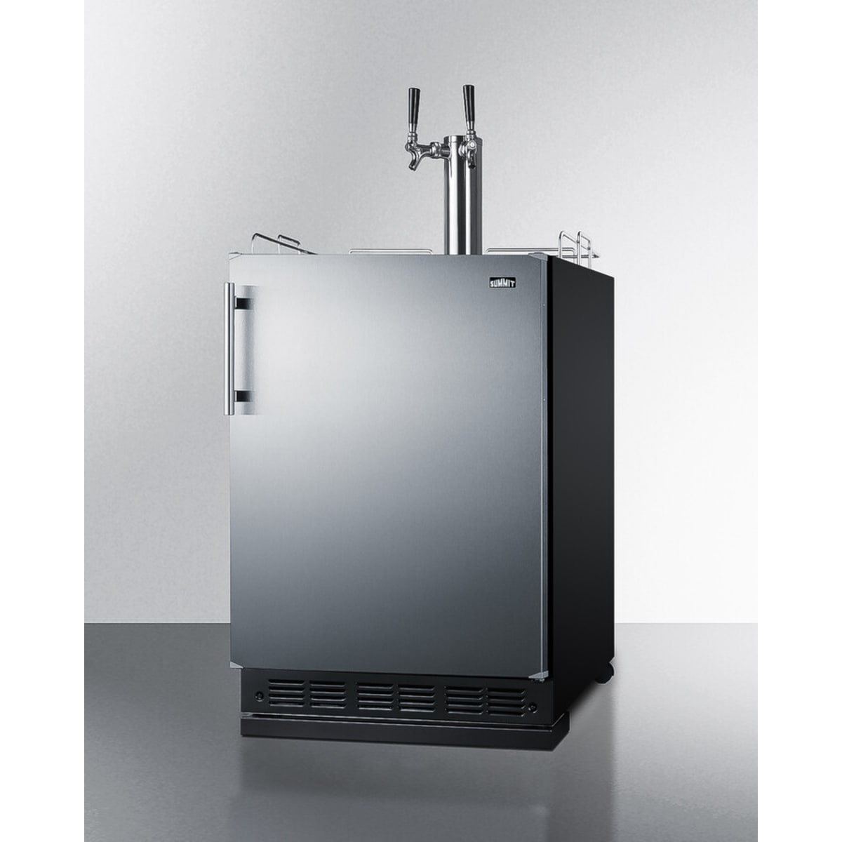 Summit - Commercial dual tap wine kegerator designed for built-in applications - SBC7BRSWK2 Summit - Commercial dual tap wine kegerator designed for built-in applications - SBC7BRSWK2