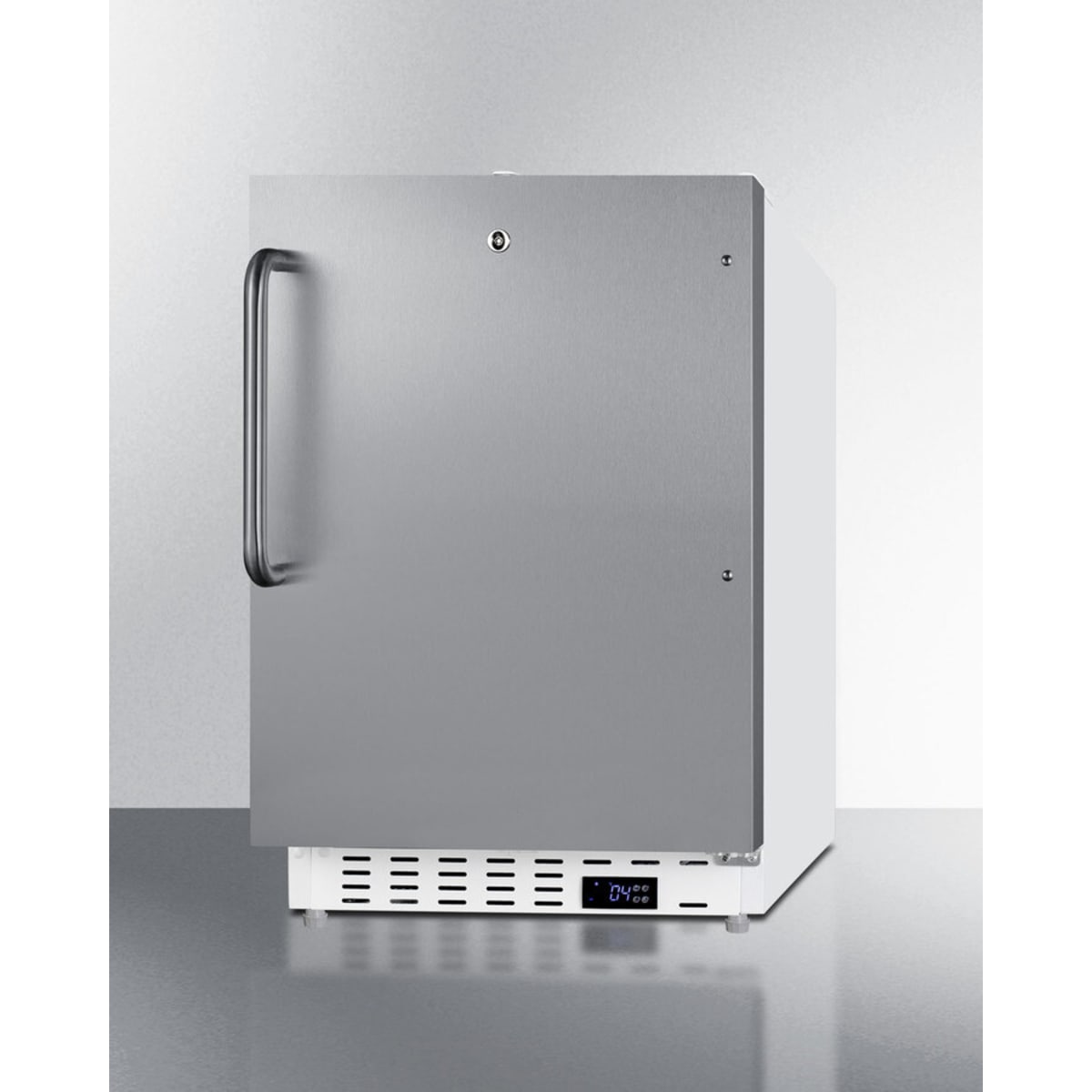 Summit - Commercially approved ADA compliant undercounter all-refrigerator with white cabinet and stainless steel door - SCR504SSTBADA Summit - Commercially approved ADA compliant undercounter all-refrigerator with white cabinet and stainless steel door - SCR504SSTBADA