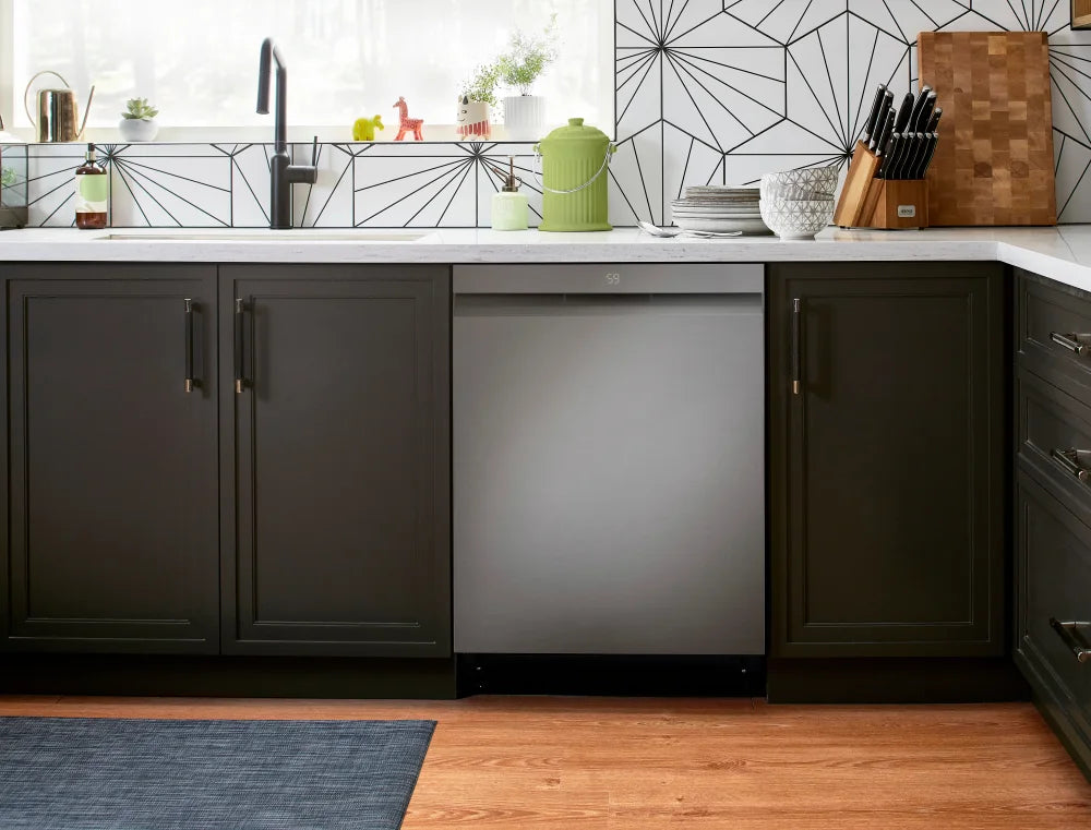 LG - 24" Top Control Dishwasher, 46dB, Hidden Count Down Timer, 3rd Rack - LDPH5554D LG - 24" Top Control Dishwasher, 46dB, Hidden Count Down Timer, 3rd Rack - LDPH5554D