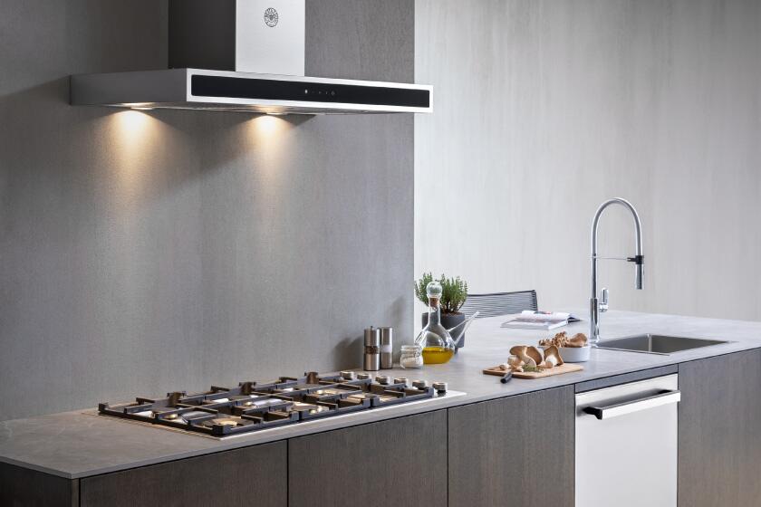 Bertazzoni - 36" Drop-in Gas Cooktop 6 Brass Burners - PROF366QBXT Bertazzoni - 36" Drop-in Gas Cooktop 6 Brass Burners - PROF366QBXT