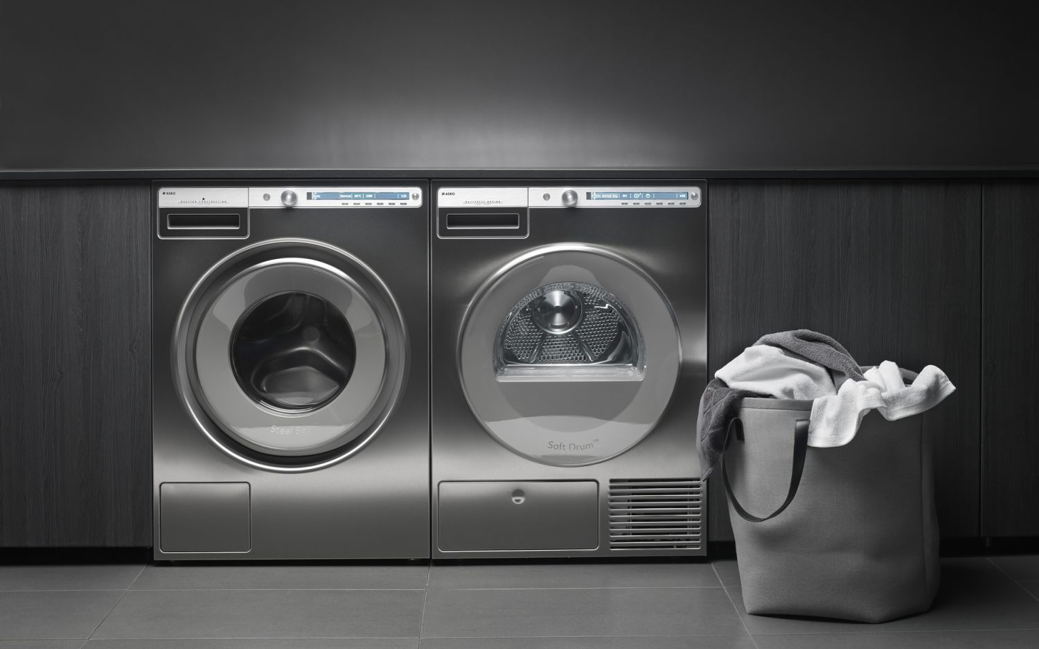 ASKO - 24 Inch Front Load Washer with 2.8 Cu. Ft. Capacity - Logic titanium XL | W4114CT ASKO - 24 Inch Front Load Washer with 2.8 Cu. Ft. Capacity - Logic titanium XL | W4114CT