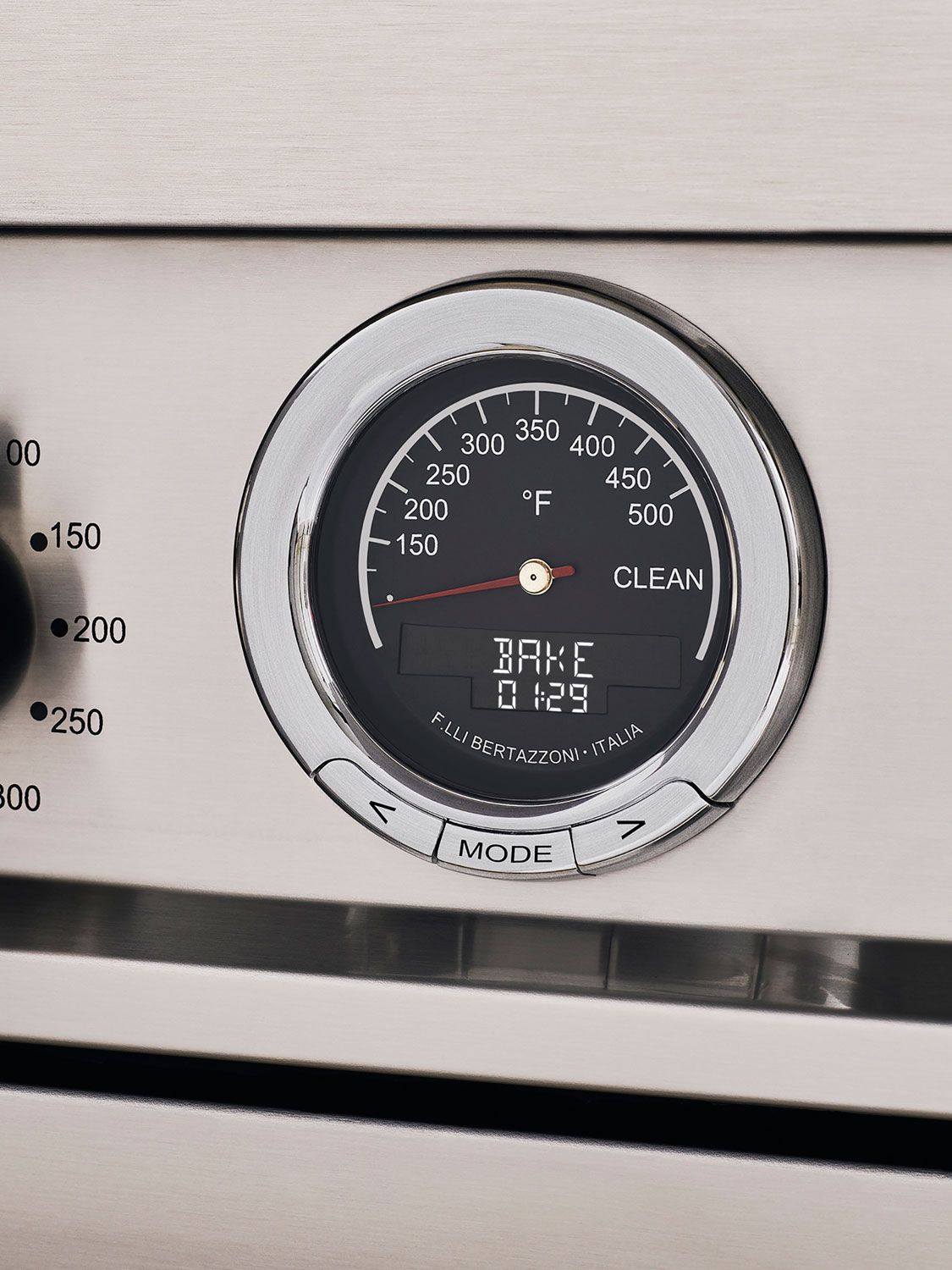 Bertazzoni | 30" Professional Series range - Electric self clean oven - 4 brass burners and 30" Microwave Oven Bundle Bertazzoni | 30" Professional Series range - Electric self clean oven - 4 brass burners and 30" Microwave Oven Bundle