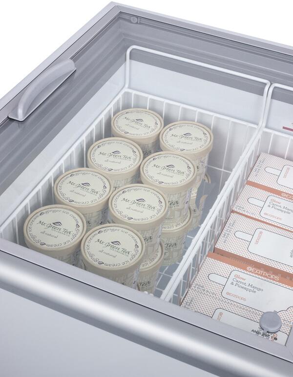 Summit Commercial - 71" 21.3 Cu.Ft. White Chest Freezer Summit Commercial - 71" 21.3 Cu.Ft. White Chest Freezer