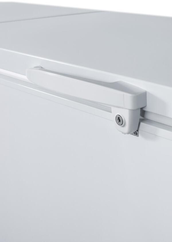 Summit Commercial - 27 Cu.Ft. Chest Freezer Summit Commercial - 27 Cu.Ft. Chest Freezer