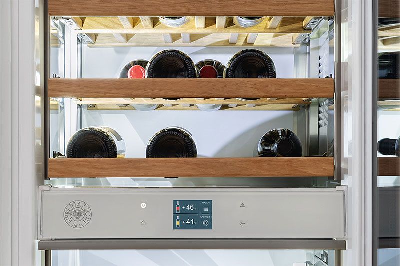 Bertazzoni - 24" Built-in Wine Cellar Column Stainless Steel - Right swing door - Professional Series | REF24WCPIXR/23 Bertazzoni - 24" Built-in Wine Cellar Column Stainless Steel - Right swing door - Professional Series | REF24WCPIXR/23