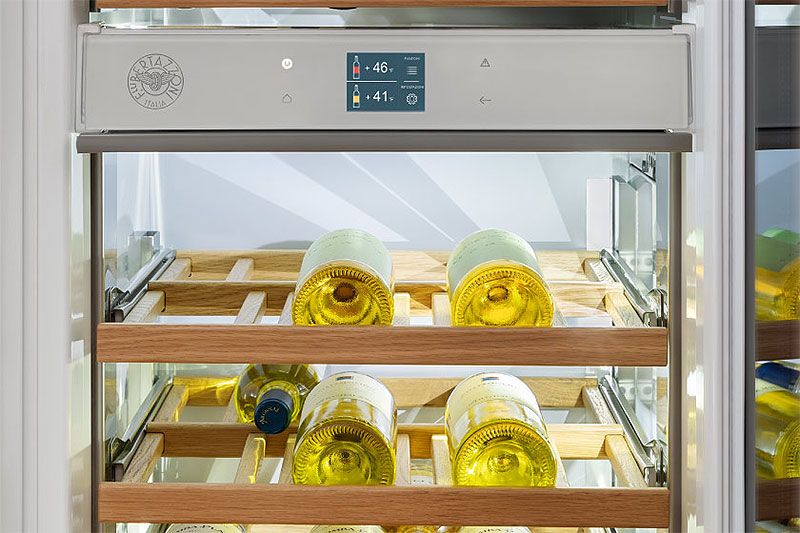 Bertazzoni - 24" Built-in Wine Cellar Column Stainless Steel - Right swing door - Professional Series | REF24WCPIXR/23 Bertazzoni - 24" Built-in Wine Cellar Column Stainless Steel - Right swing door - Professional Series | REF24WCPIXR/23