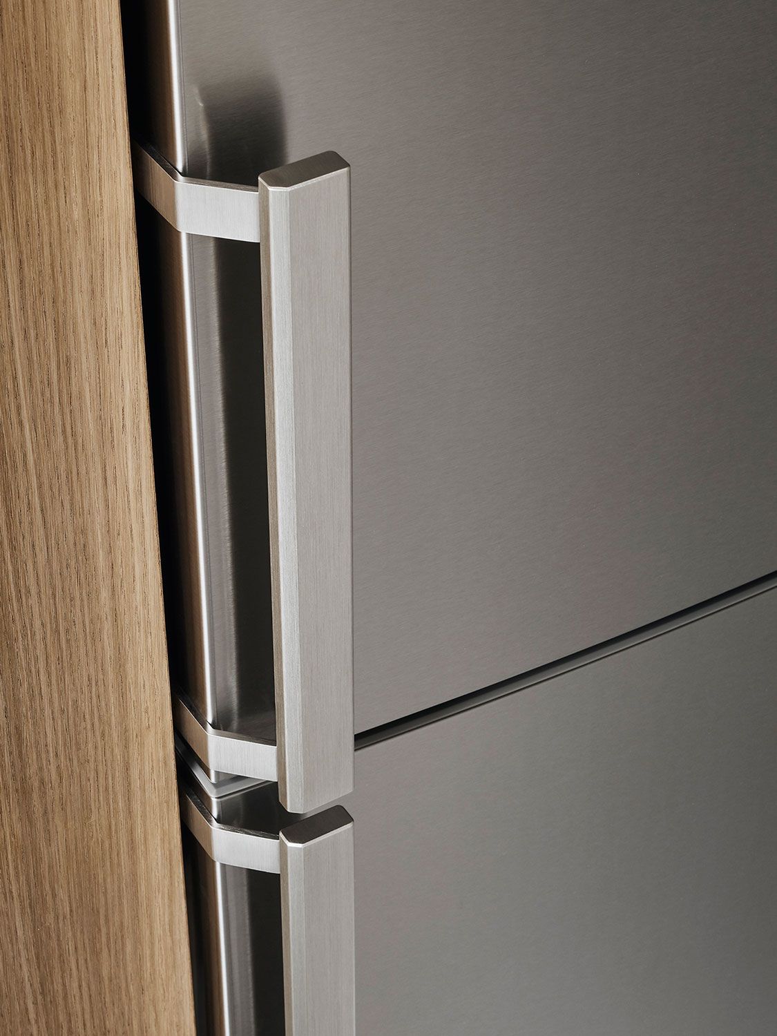 Bertazzoni | Handle kit for 24” & 31" bottom mount refrigerator - Professional Series | PROHK24BM Bertazzoni | Handle kit for 24” & 31" bottom mount refrigerator - Professional Series | PROHK24BM