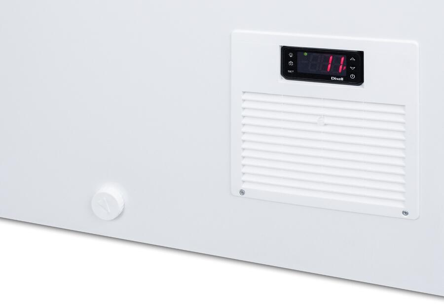 Summit Commercial - 42" 9.5 Cu.Ft. White with Sliding Glass Door & Lock Chest Freezer Summit Commercial - 42" 9.5 Cu.Ft. White with Sliding Glass Door & Lock Chest Freezer
