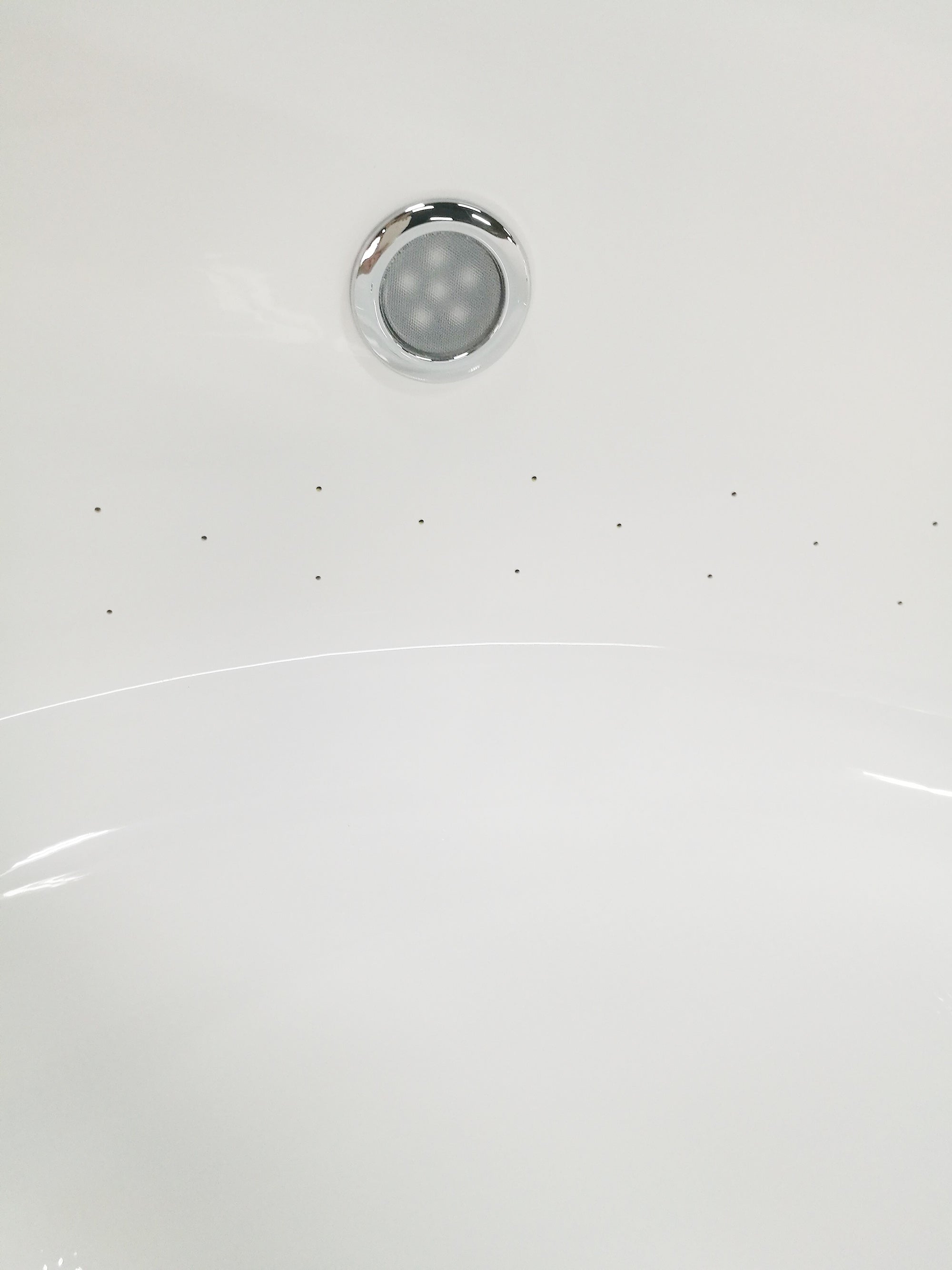 EAGO - 66" Round Free Standing Acrylic Air Bubble Bathtub | AM2130 EAGO - 66" Round Free Standing Acrylic Air Bubble Bathtub | AM2130