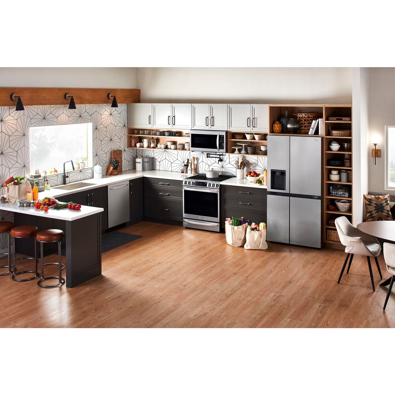 LG - 27 CF Side-by-Side, Ice & Water Dispenser, Stainless Look LG - 27 CF Side-by-Side, Ice & Water Dispenser, Stainless Look