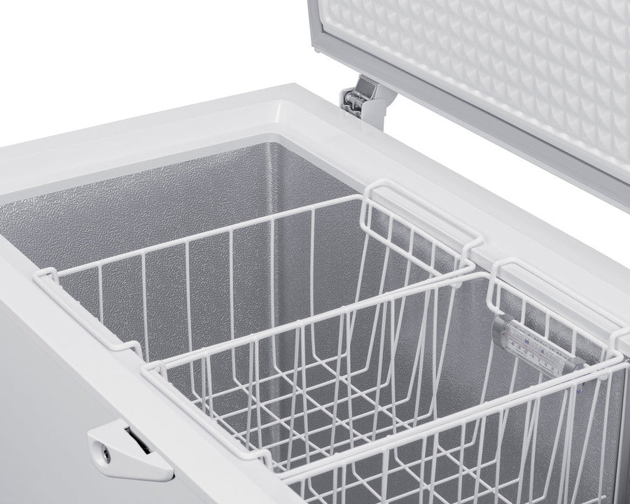 Summit - 6.7 Cu.Ft. Chest Freezer, -35ºC | VLT74 Summit - 6.7 Cu.Ft. Chest Freezer, -35ºC | VLT74