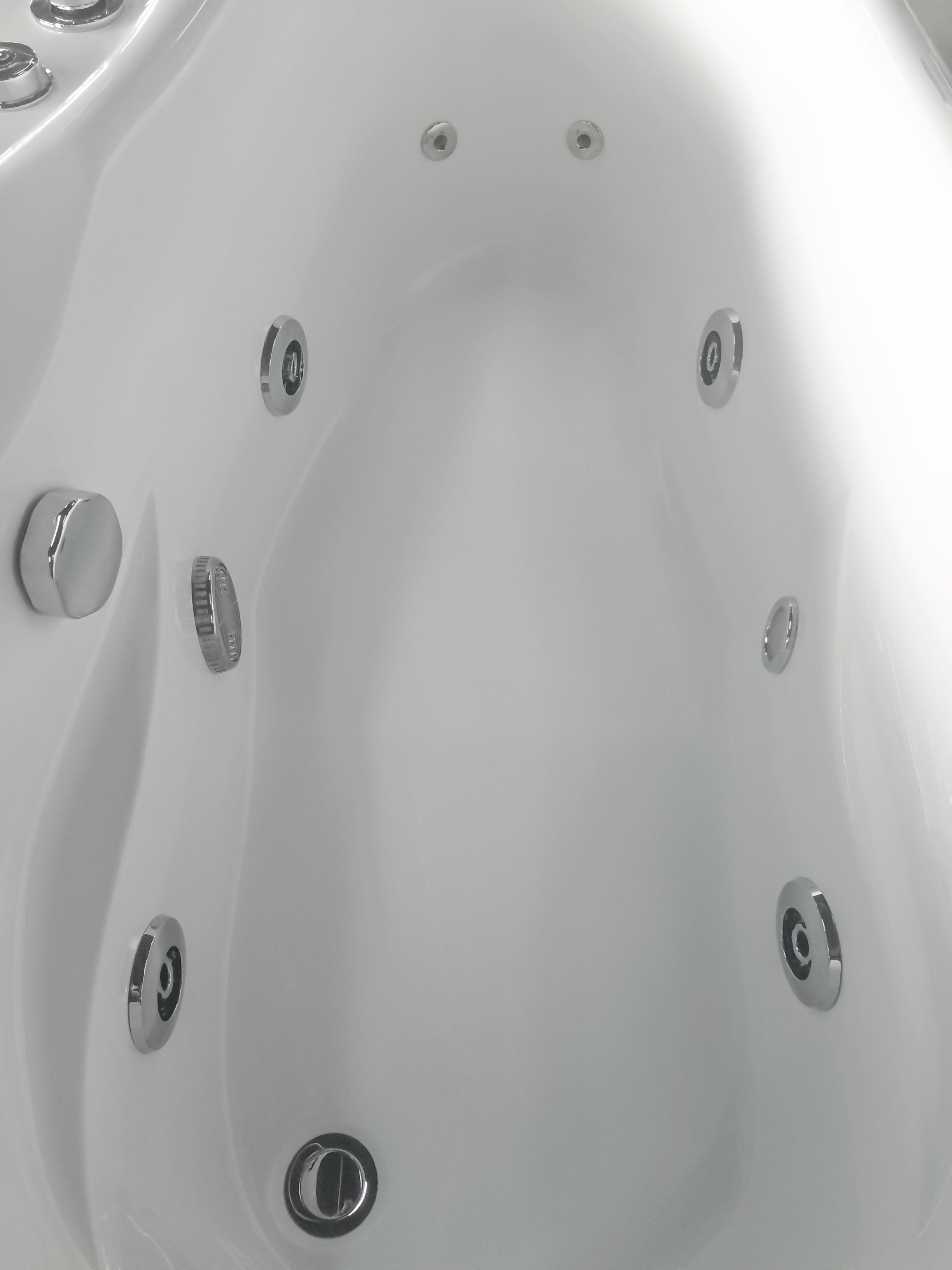 EAGO - 5' White Acrylic Corner Whirlpool Bathtub - Drain on Right | AM175-R EAGO - 5' White Acrylic Corner Whirlpool Bathtub - Drain on Right | AM175-R