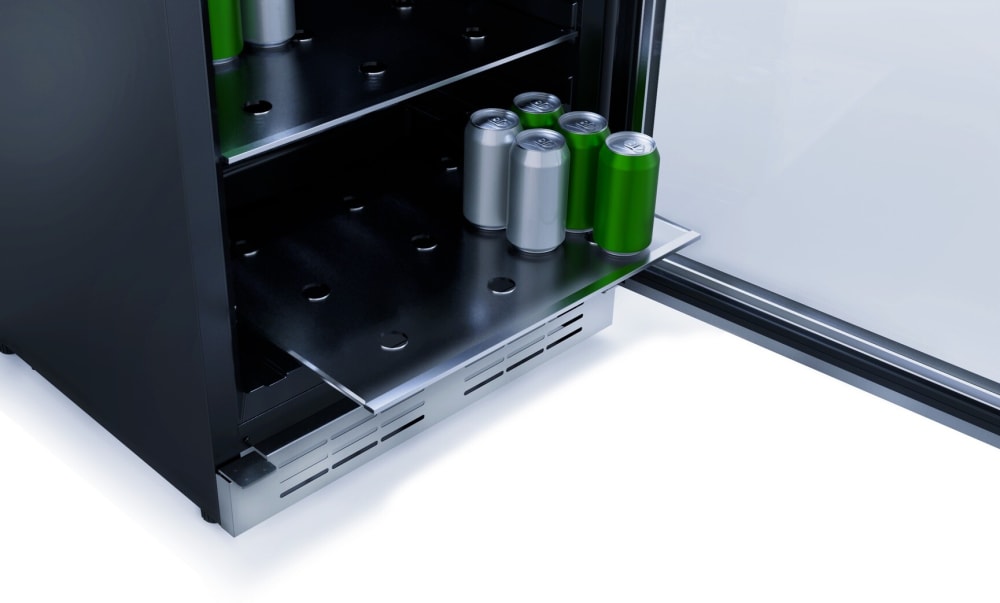 Elica - Single Door, Single Zone, Beverage Center, 23 7/16" W x 22 7/16" D x 33-34" H, 4.8 cu/ft - Undercounter Refrigerator | EBS51SS1 Elica - Single Door, Single Zone, Beverage Center, 23 7/16" W x 22 7/16" D x 33-34" H, 4.8 cu/ft - Undercounter Refrigerator | EBS51SS1