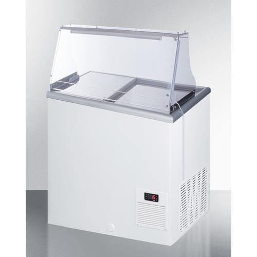 Summit Commercial Chest Freezers Commercial 30" 7.2 cu.ft. White Chest Freezer with Lock Summit Commercial Chest Freezers Commercial 30" 7.2 cu.ft. White Chest Freezer with Lock