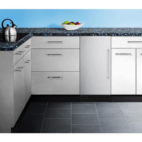 Summit Ice Makers Commercial Series 15" Stainless Steel Built-In Ice Maker - ADA Compliant Summit Ice Makers Commercial Series 15" Stainless Steel Built-In Ice Maker - ADA Compliant