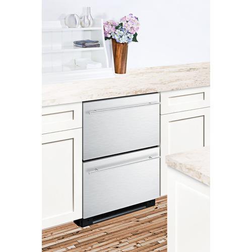 Summit Refrigerator-Freezer 24" Wide 2-Drawer Refrigerator-Freezer With Icemaker Summit Refrigerator-Freezer 24" Wide 2-Drawer Refrigerator-Freezer With Icemaker