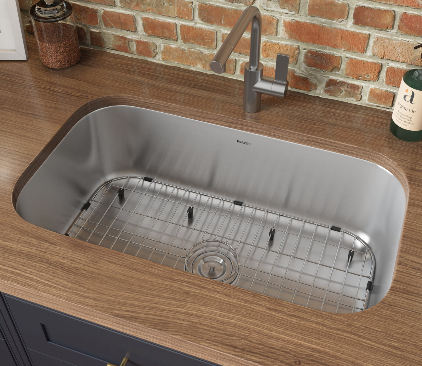 32-inch Undermount 16 Gauge Stainless Steel Kitchen Sink Single Bowl
