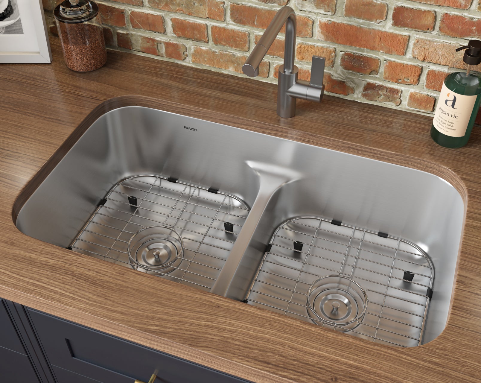 32-inch Low-Divide 50/50 Double Bowl Undermount 16 Gauge Stainless Steel Kitchen Sink